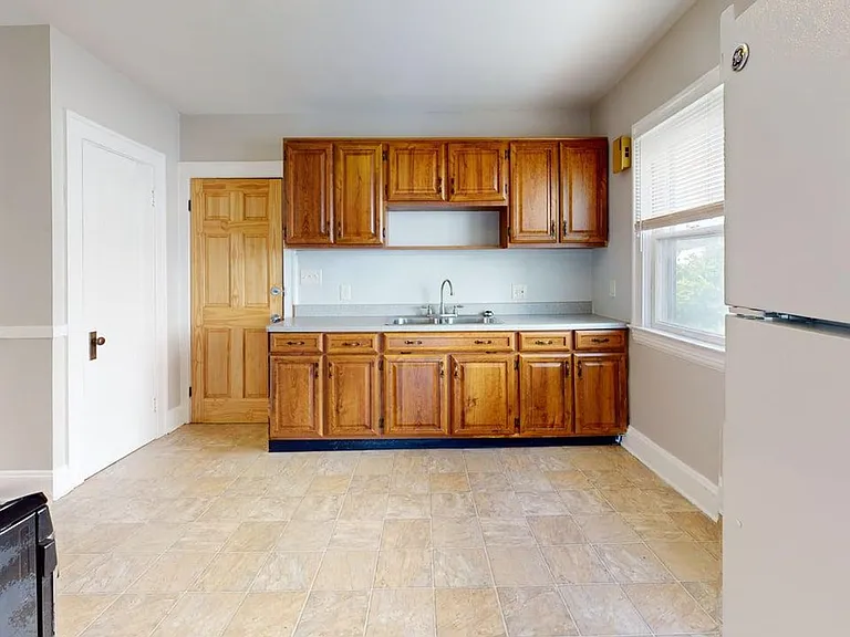 18908 Cherokee Ave — Photo 5