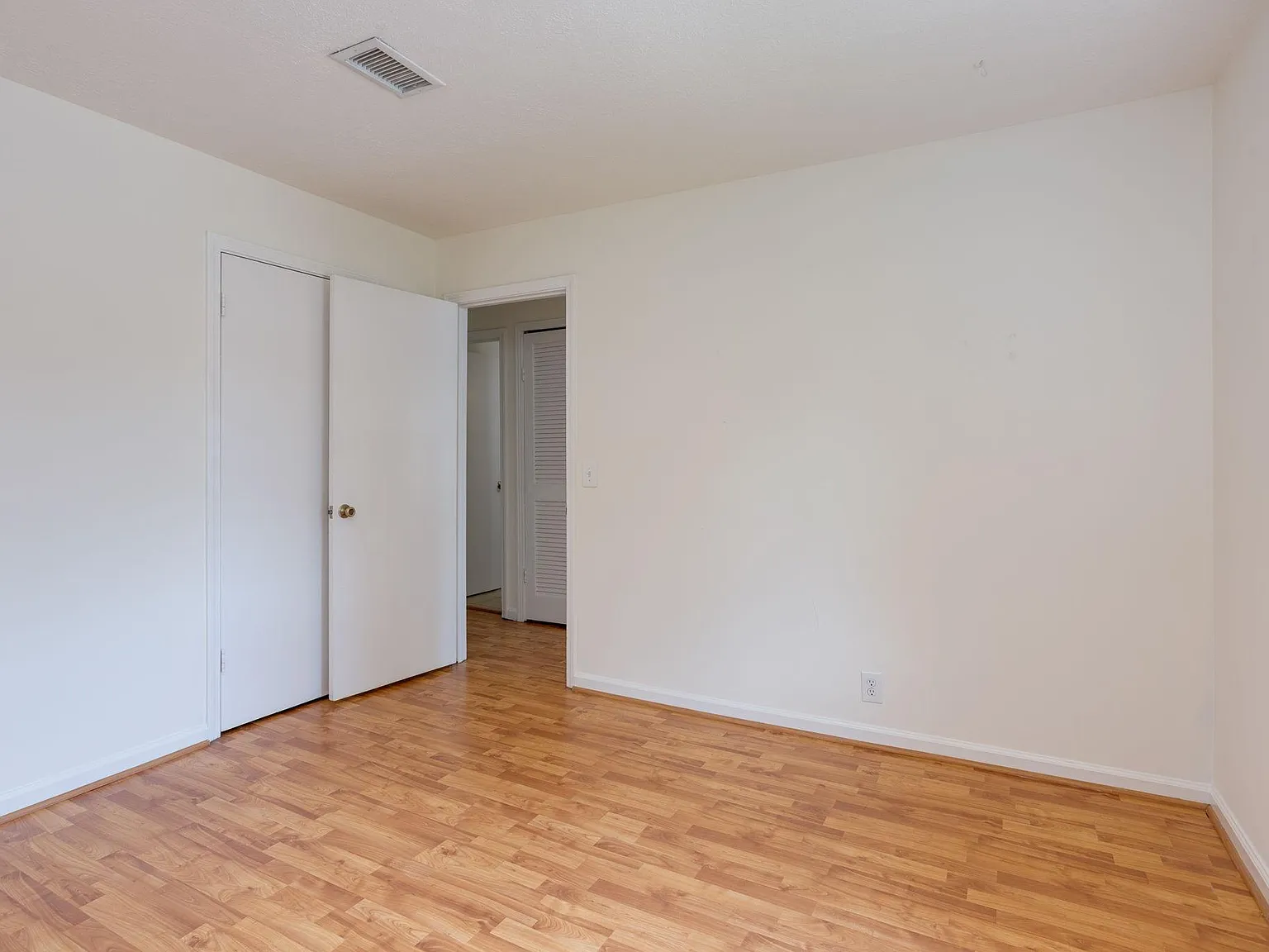 2 bed, 850 sqft, $1,795 — Photo 4