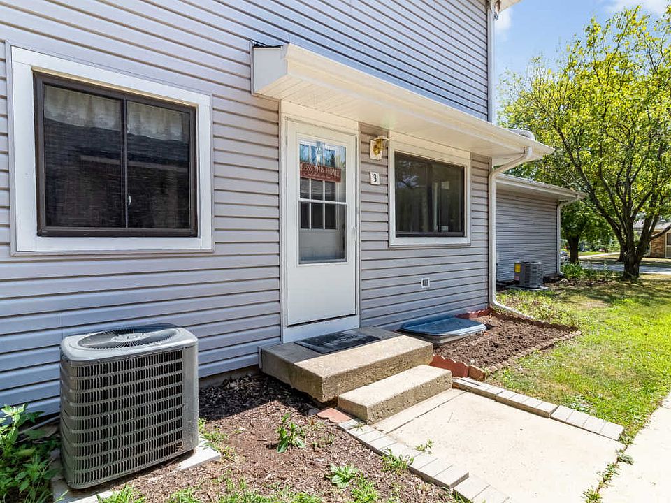 1st image of 29W542 Winchester Cir N #24