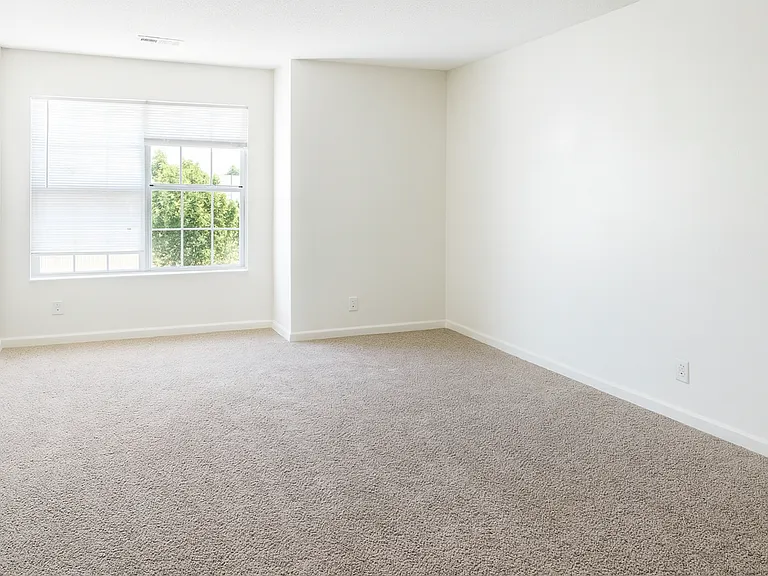 Cottonwood Creek Apartments — Photo 12