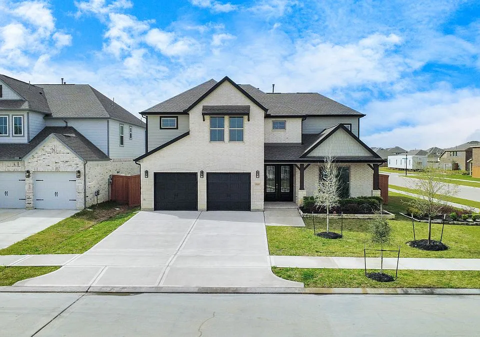 1500 Sunrise Gables Dr