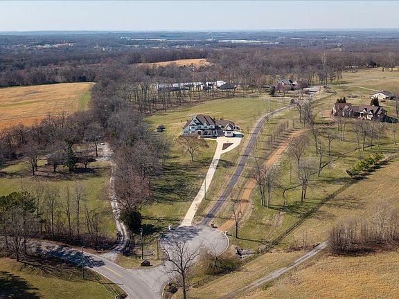 5th image of 201 Palmer Cir
