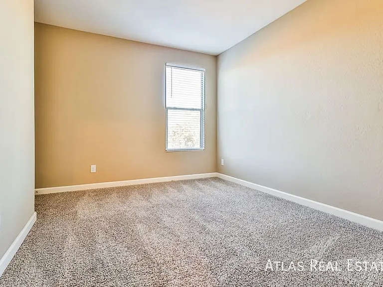 33256 N Jamie Ln — Photo 12