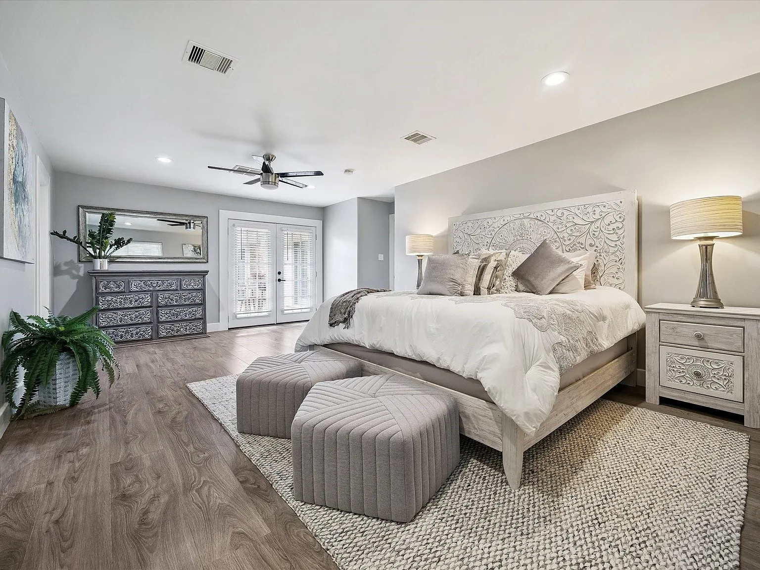 4 bed, 3.0 bath, 2313 sqft, $3,900 — Photo 4