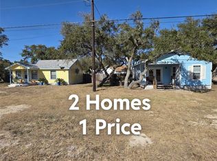 112 E Linden St, Rockport, TX 78382