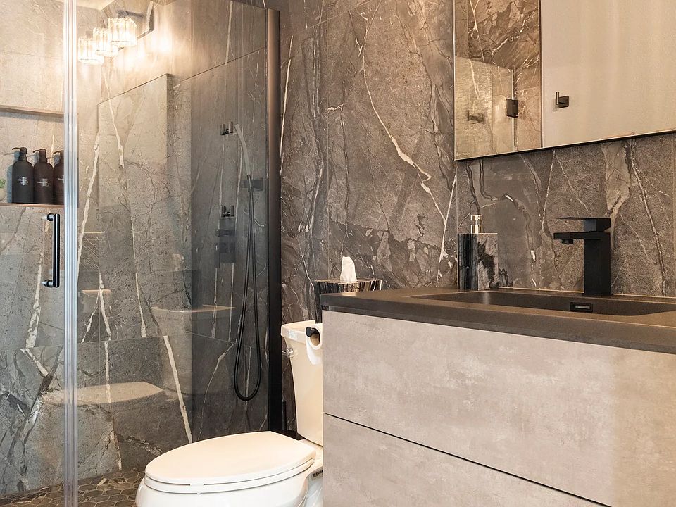 2nd bathroom