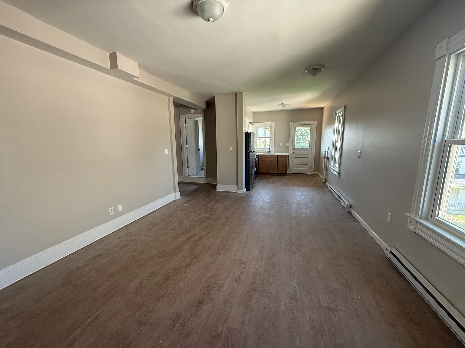 3 bed, $1,500 — Photo 2