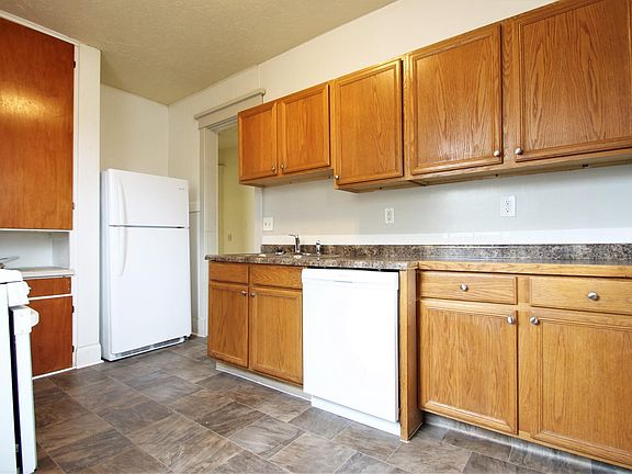 3rd image of 528 S 26th Ave #528