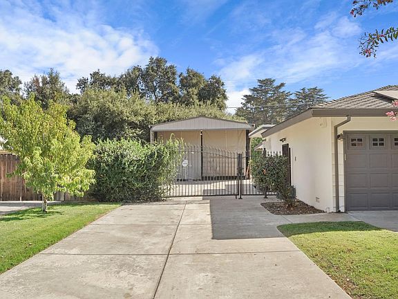 3rd image of 8352 Meath Dr