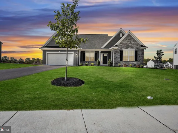 224 Forgedale Dr, Carlisle, PA 17015