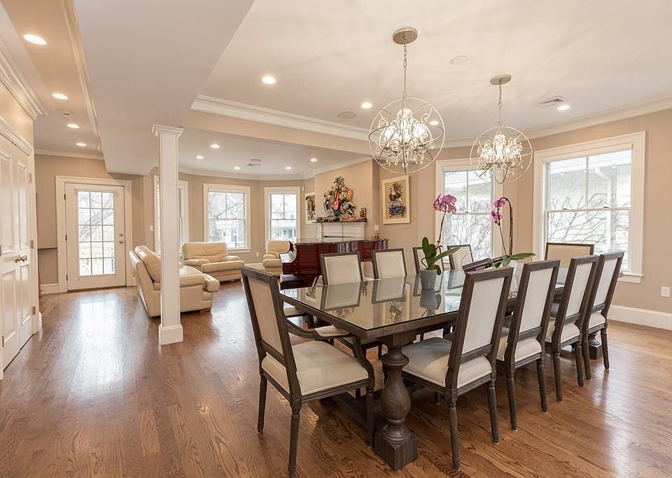 1st image of 77 Kenwood St #77