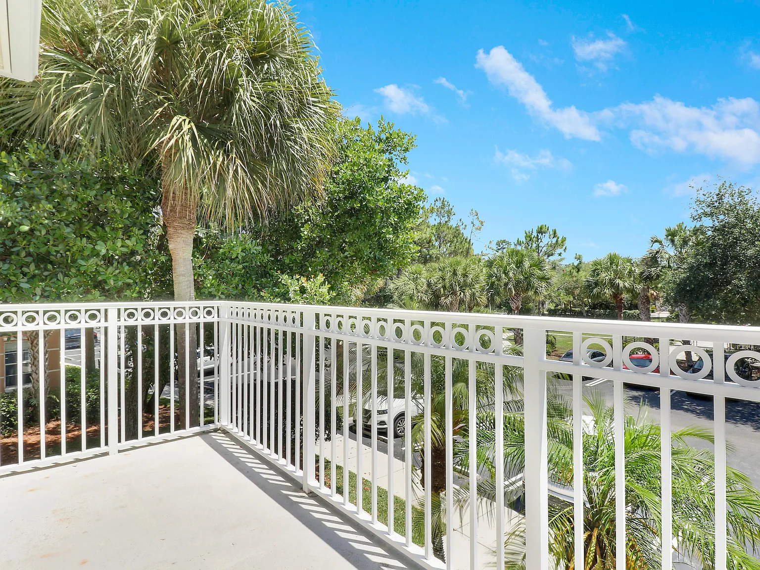 2 bed, 1.0 bath, 998 sqft, $2,100 — Photo 3