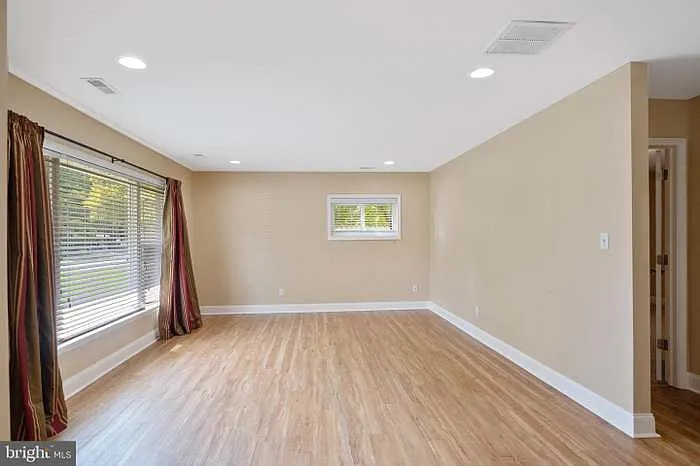 27 Chippendale Cir — Photo 9