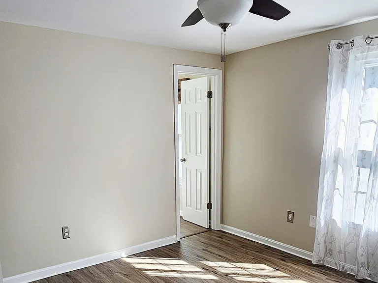 17519 Longview Ln — Photo 27