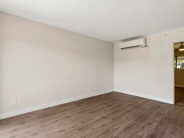 Ave 59 - Highland Park Apartments(Rivendell) — Photo 7