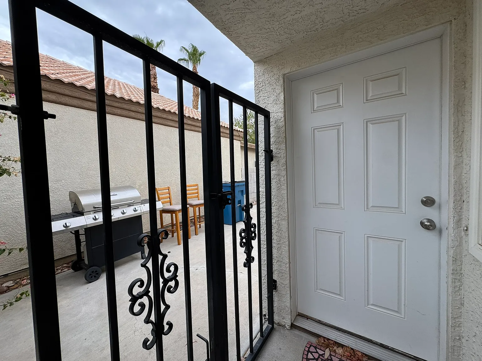 3 bed, 1008 sqft, $1,800 — Photo 3