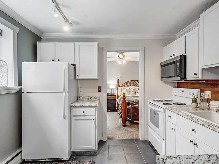 1 S Pennsylvania St #101 — Photo 13