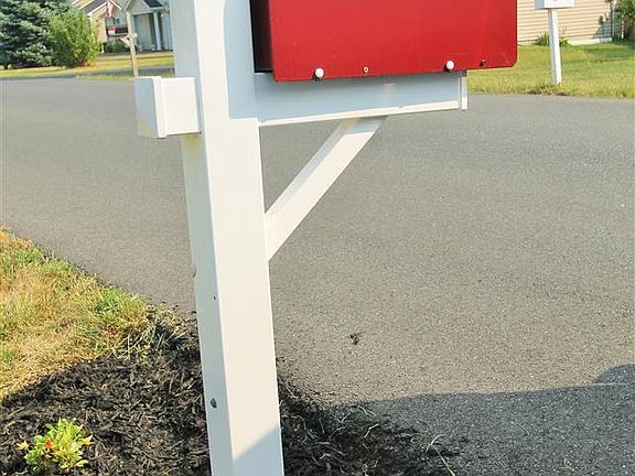 5th image of 16 Somerset Dr