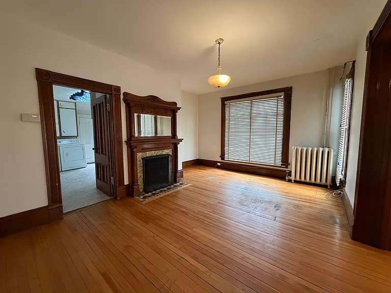 44 Waterloo Row — Photo 2