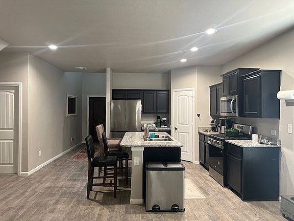 4th image of 1814 Twin Falls Dr