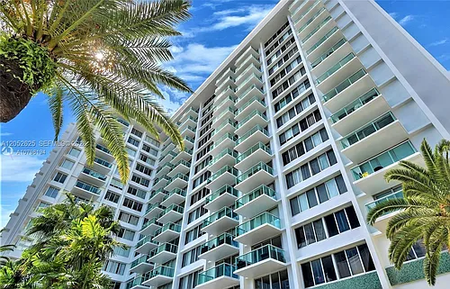 1000 West Ave Photo 1