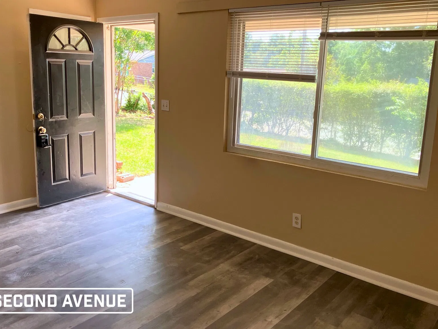 4 bed, 3.0 bath, 2349 sqft, $1,629 — Photo 2