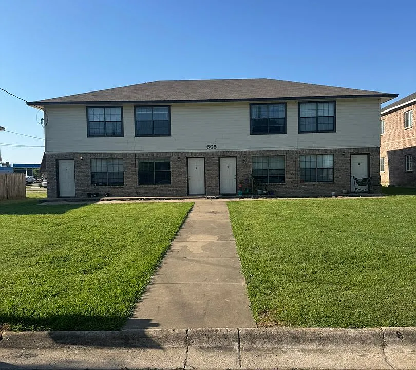 605 Meadowview Ct