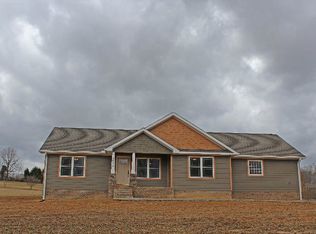 6040 Commodore Cir, Baxter, TN 38544