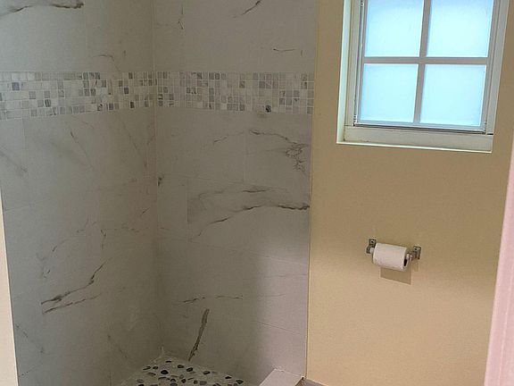 4th image of 1623 Lenox Ave APT 20