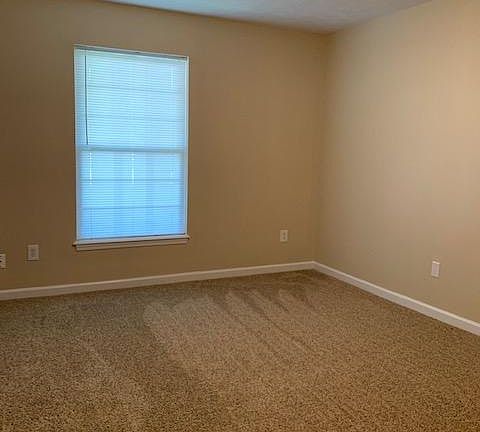 3rd image of 240 Beechwood Pl