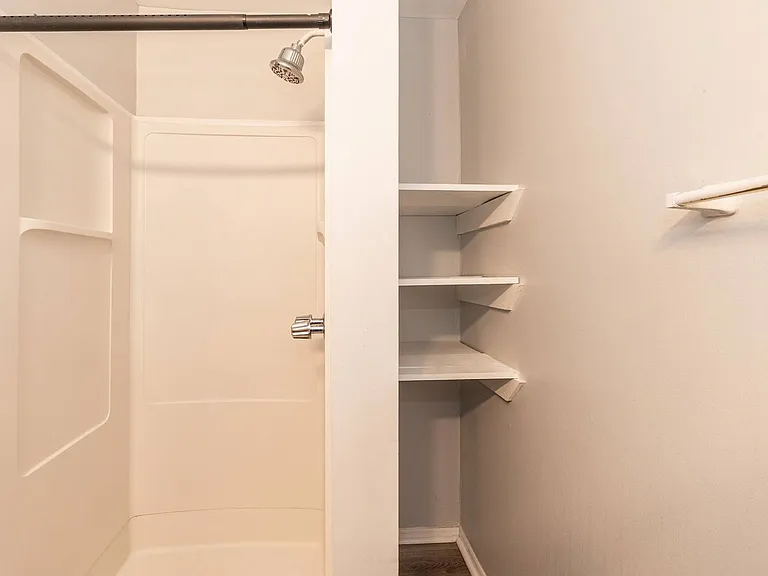 15 Astor Ct — Photo 19