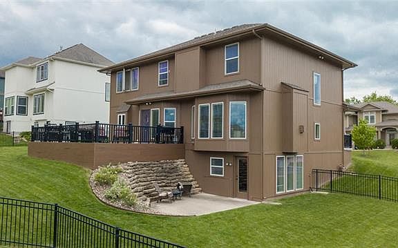 4th image of 1429 NE Whitestone Dr