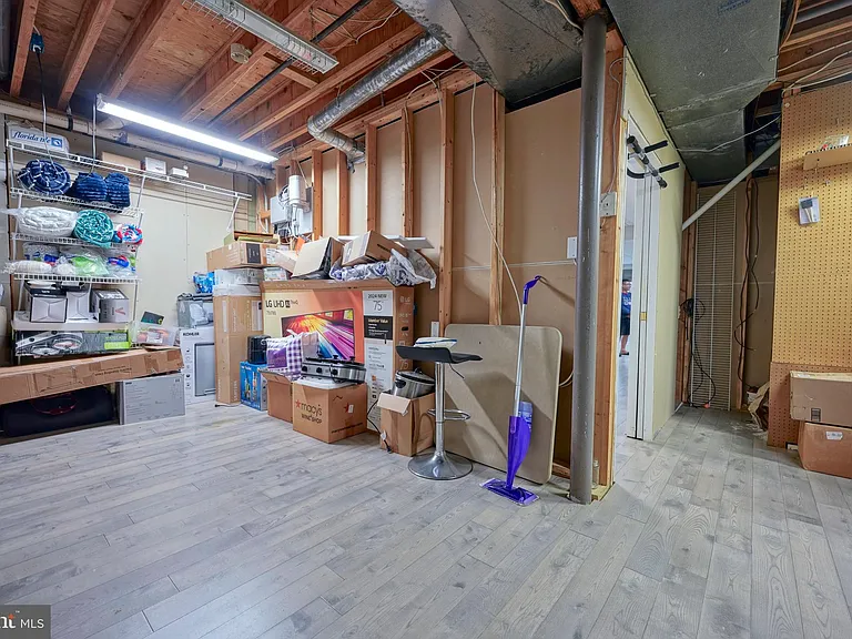 16 Buckingham Pl — Photo 49