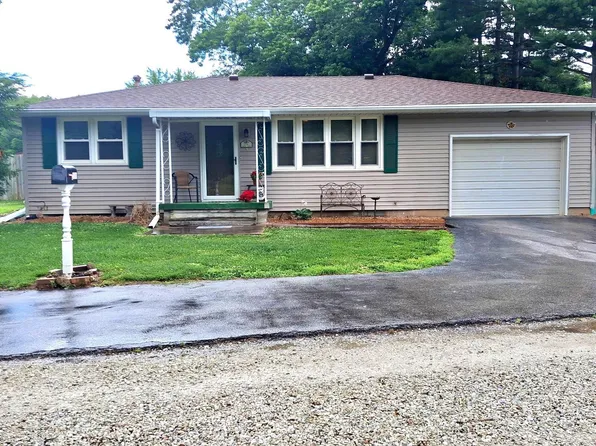 751 N 3rd St, Cuba, IL 61427