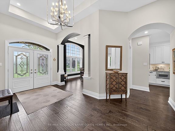 4th image of 9 Wolford Ct