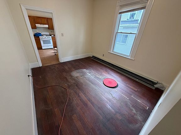 3rd image of 570 Main St #1