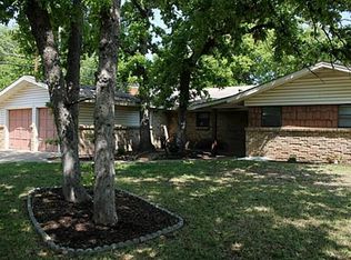 644 Woodcrest Dr, Hurst, TX 76053