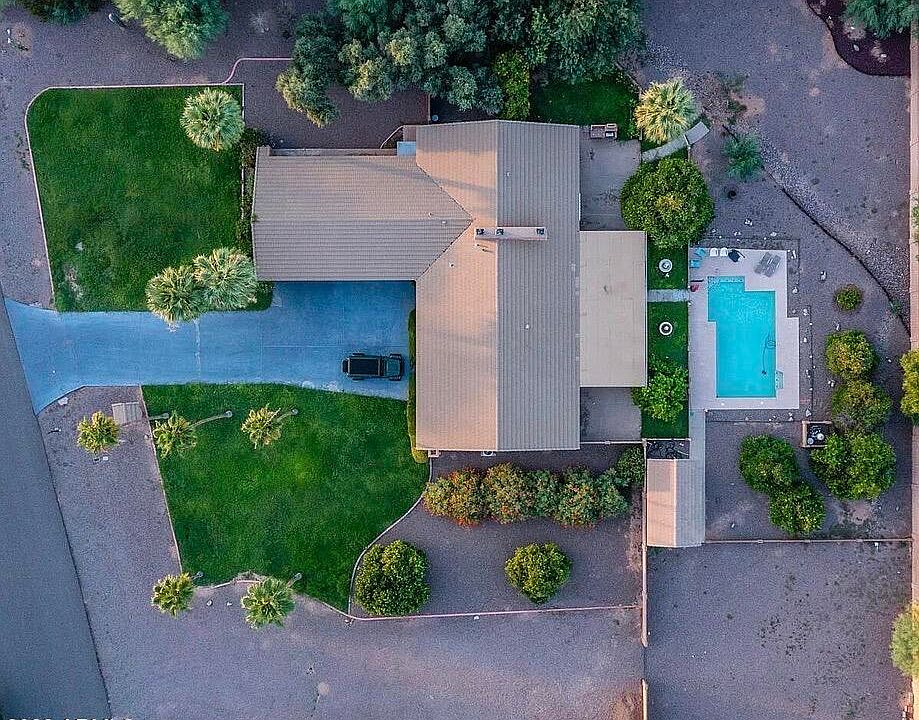 2nd image of 5545 N 69TH Place