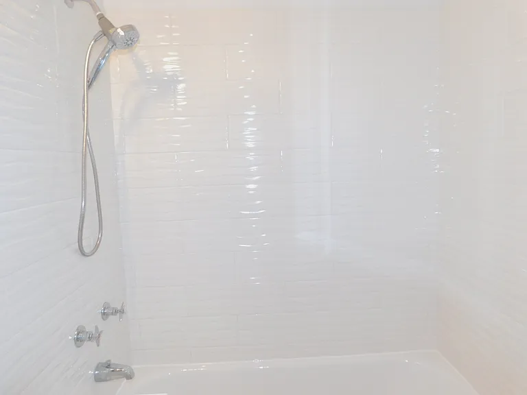 915 Greenleaf St #2E — Photo 9