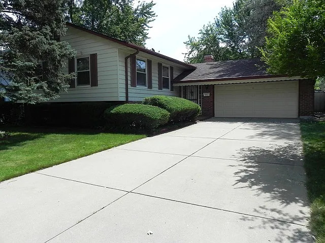 309 Library Ln photo 1