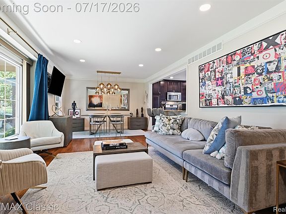5th image of 1628 Lexington St