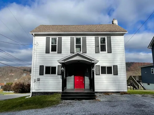 136 William St, Lilly, PA 15938