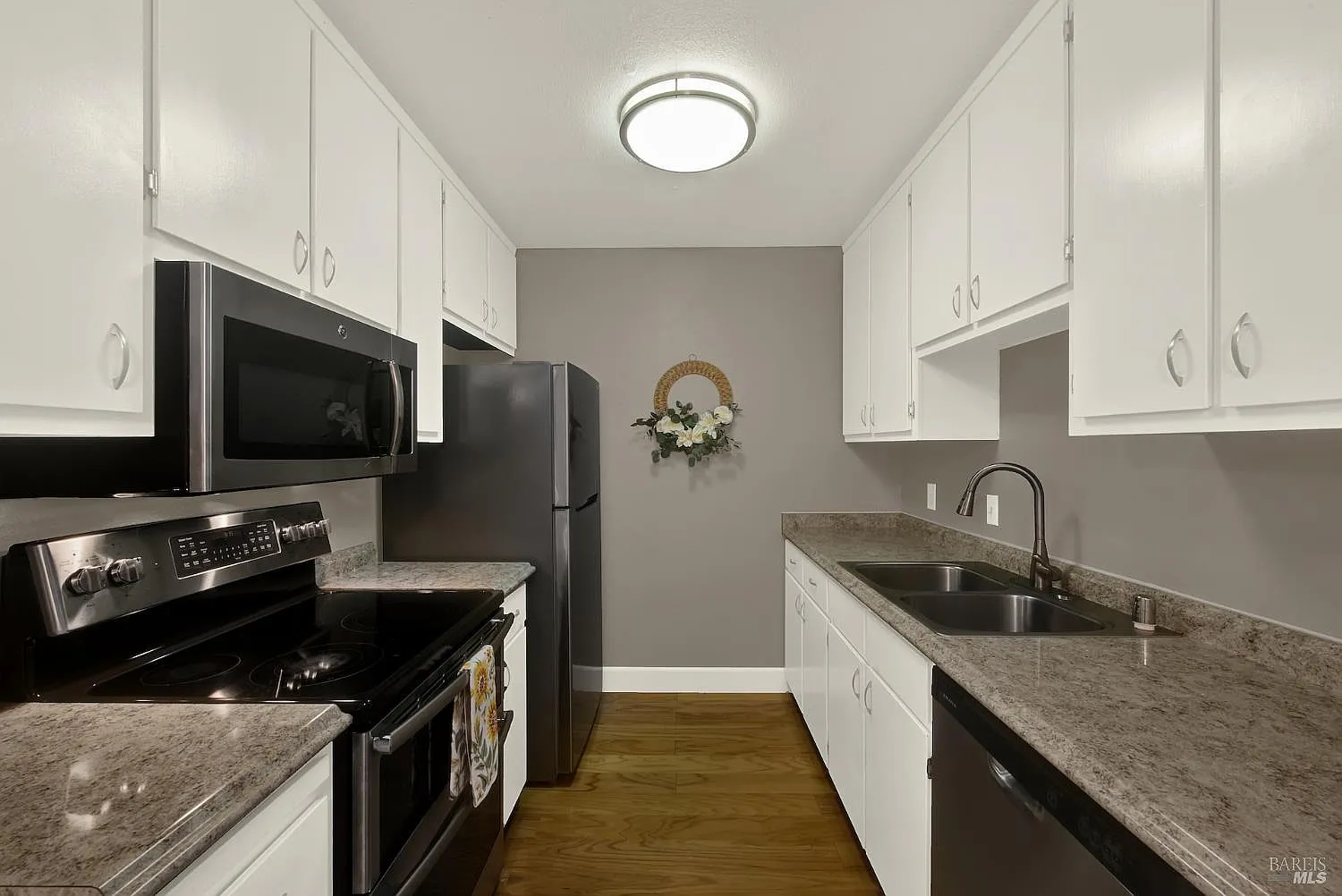 548 Arcadia Drive photo 1