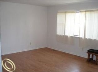 1750 Wooley Rd, Oxford, MI 48371