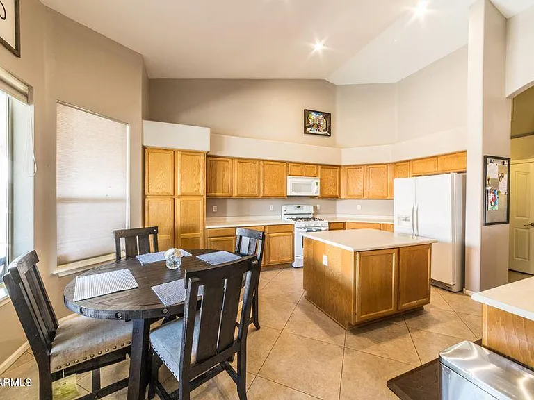13352 W Alvarado Dr — Photo 8