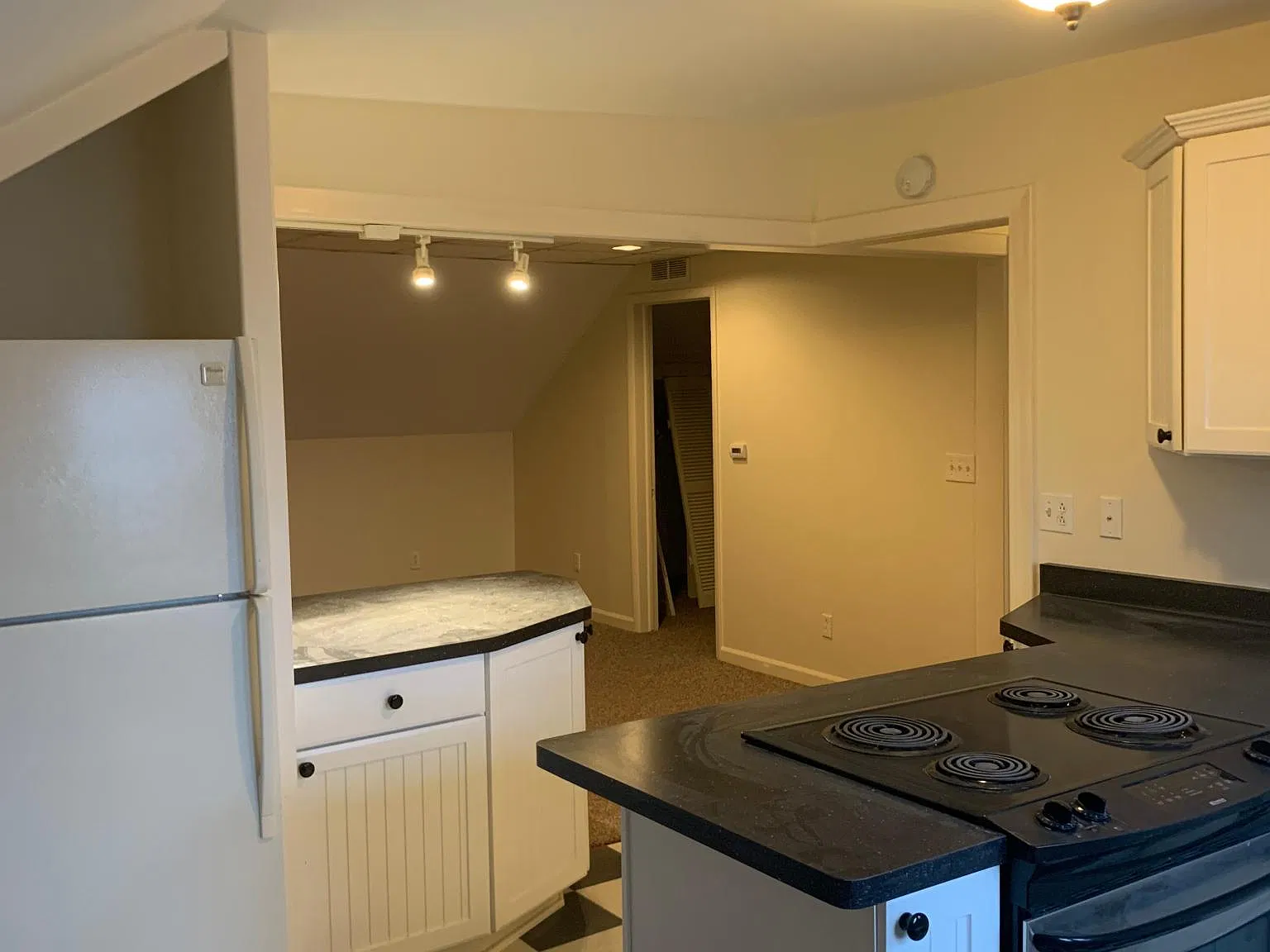 1450 East Ave — Photo 3