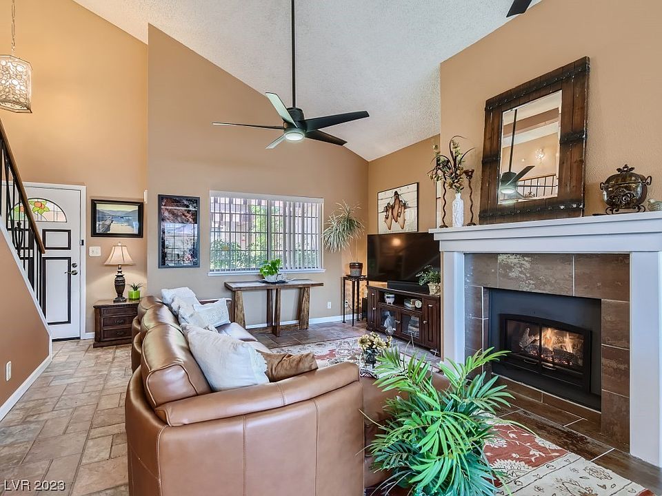 1st image of 3235 Dawnflower St #4