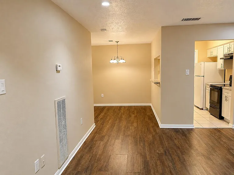 615 Cole St — Photo 4