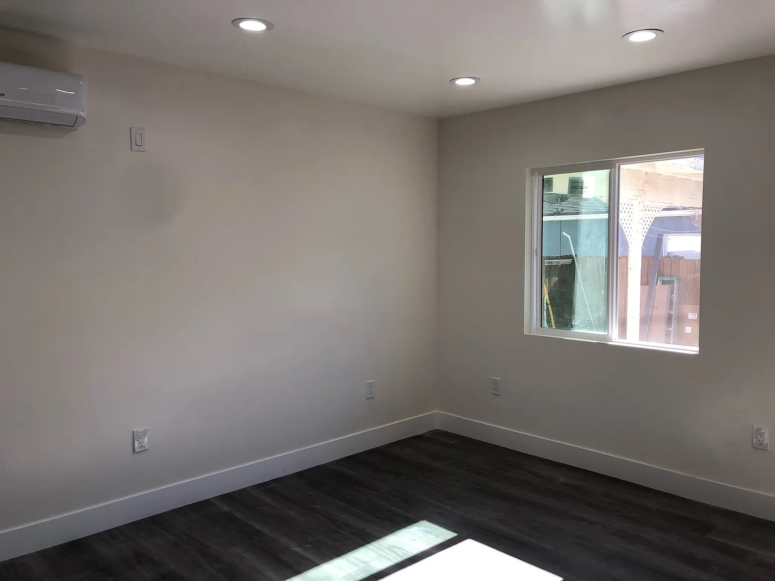 2 bed, 650 sqft, $2,500 — Photo 3