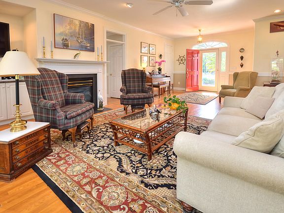 3rd image of 2820 Marsh Point Lane SE